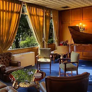2* Hotel Etxeberri